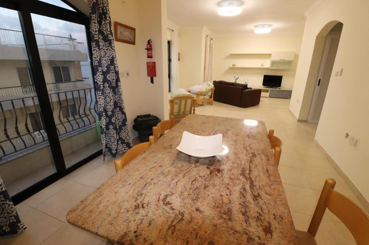 The Sea Just Across The Road - Flat 3 Apartment St. Paul's Bay Exterior photo