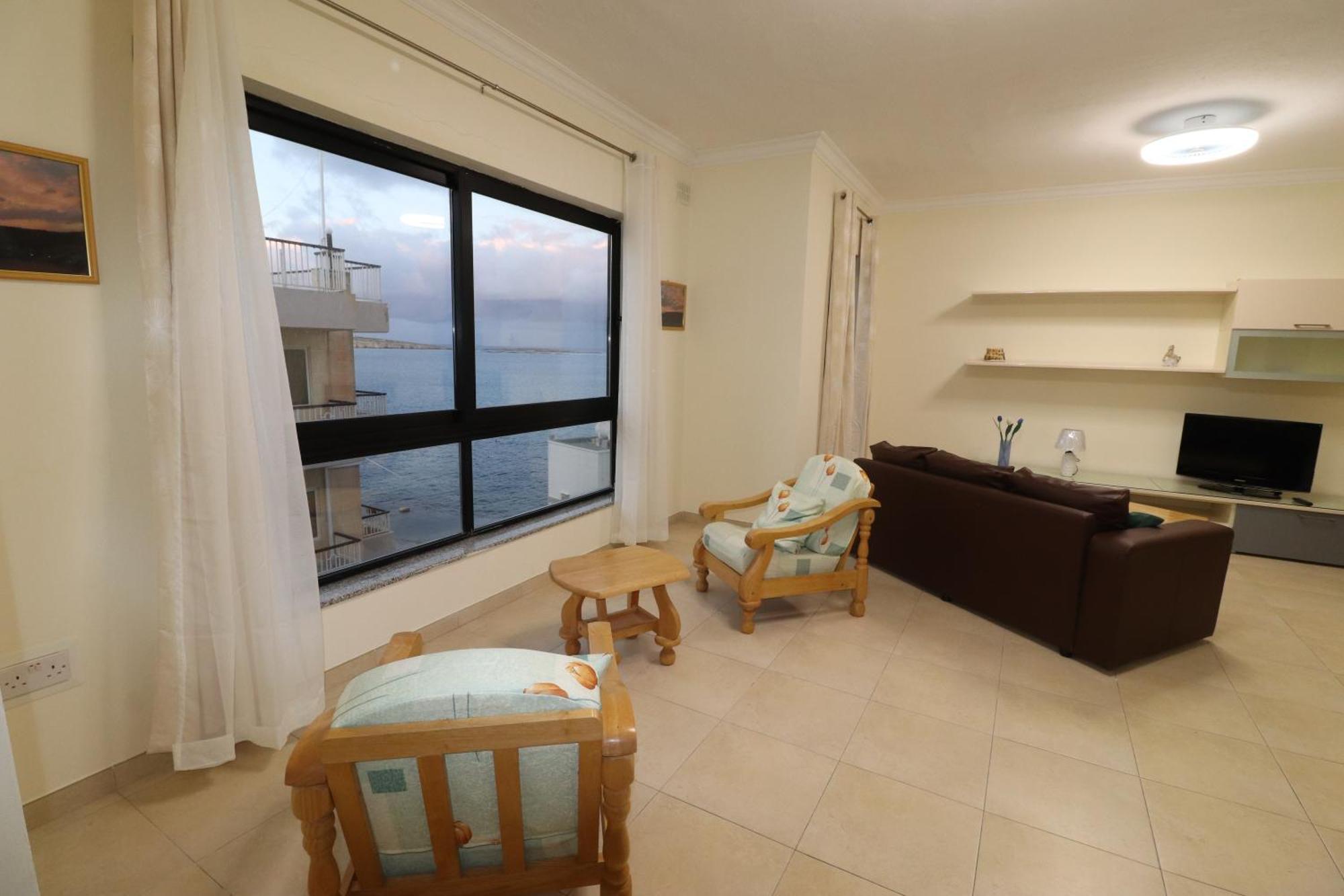 The Sea Just Across The Road - Flat 3 Apartment St. Paul's Bay Exterior photo